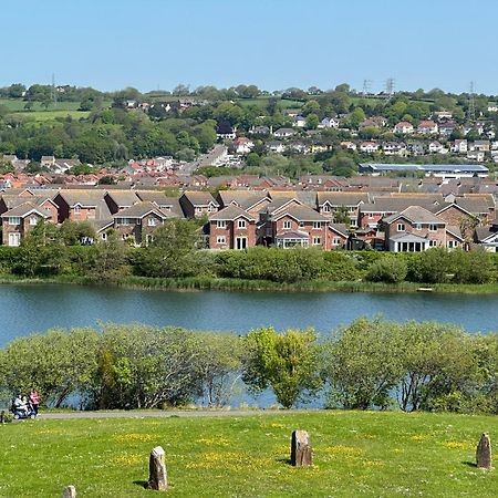 Stunning 2 Bed House Near Coastal Path/Lake/Beach Llanelli Eksteriør billede