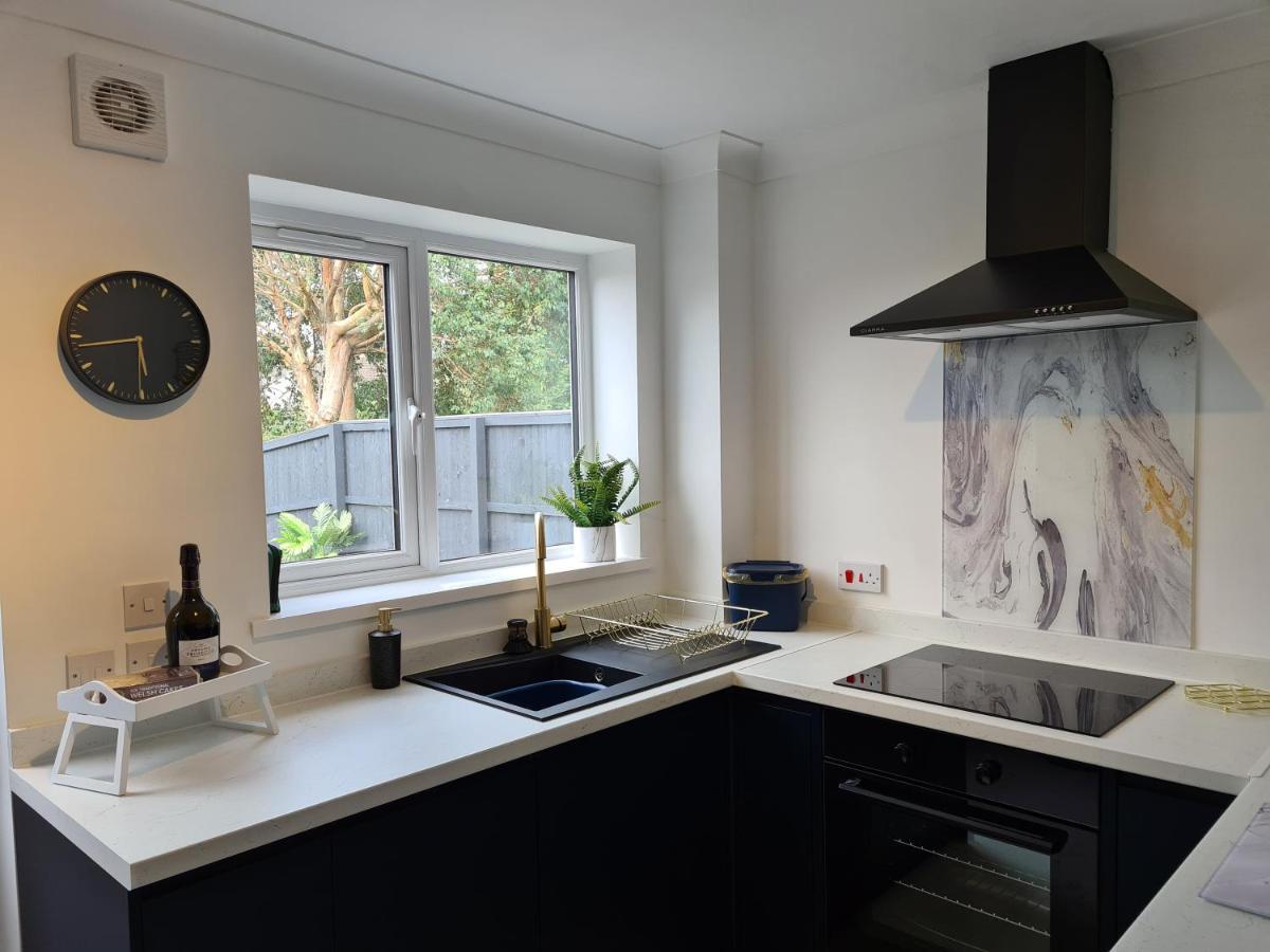 Stunning 2 Bed House Near Coastal Path/Lake/Beach Llanelli Eksteriør billede