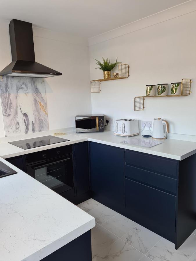 Stunning 2 Bed House Near Coastal Path/Lake/Beach Llanelli Eksteriør billede